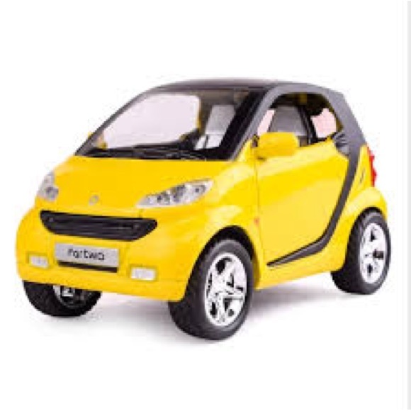 Car Model 1:32 Scale Mini Maisto Smart Fortwo Pull Back Smartcar City Die Cast - Picture 1 of 5